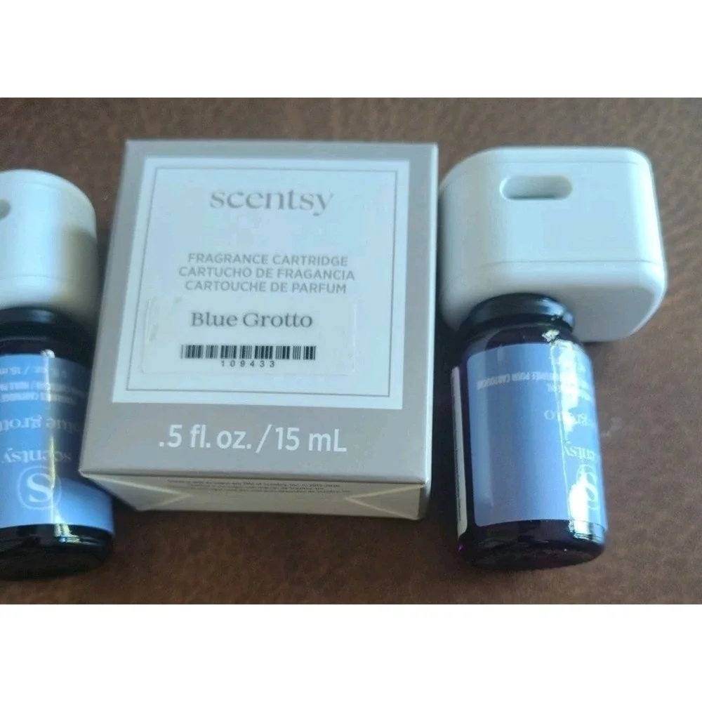 Scentsy Solo Fragrance Cartridge Diffuser Used 40 HRS 2 Cartridges New Open Box